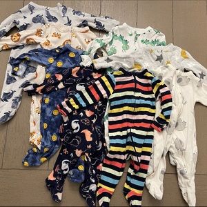 8 old navy size 3-6 month zip up jammies